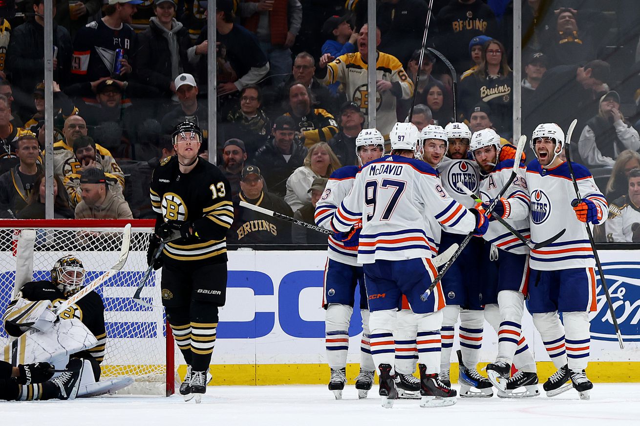 Edmonton Oilers v Boston Bruins