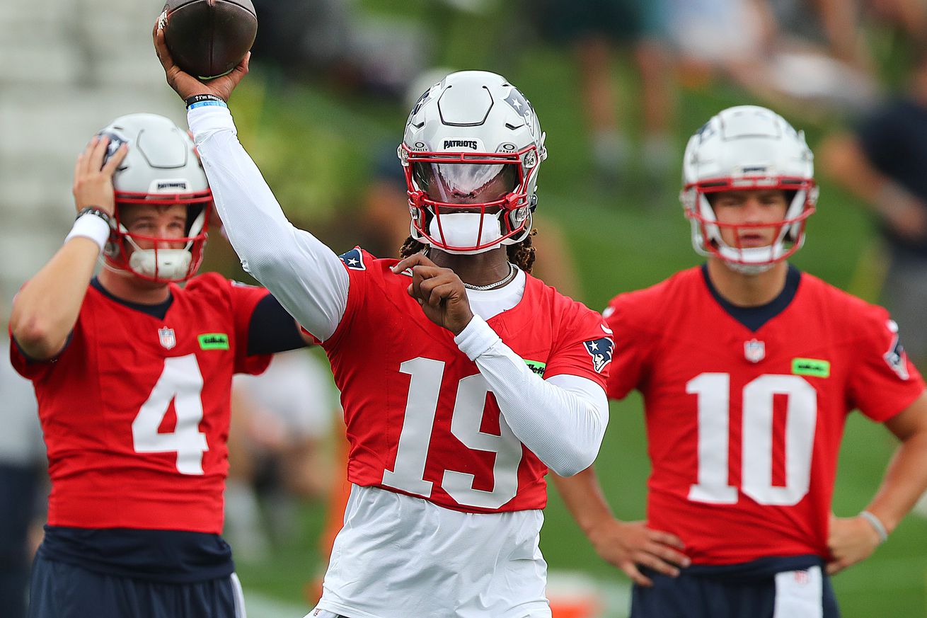 Patriots team beginning training camp at a crossroads