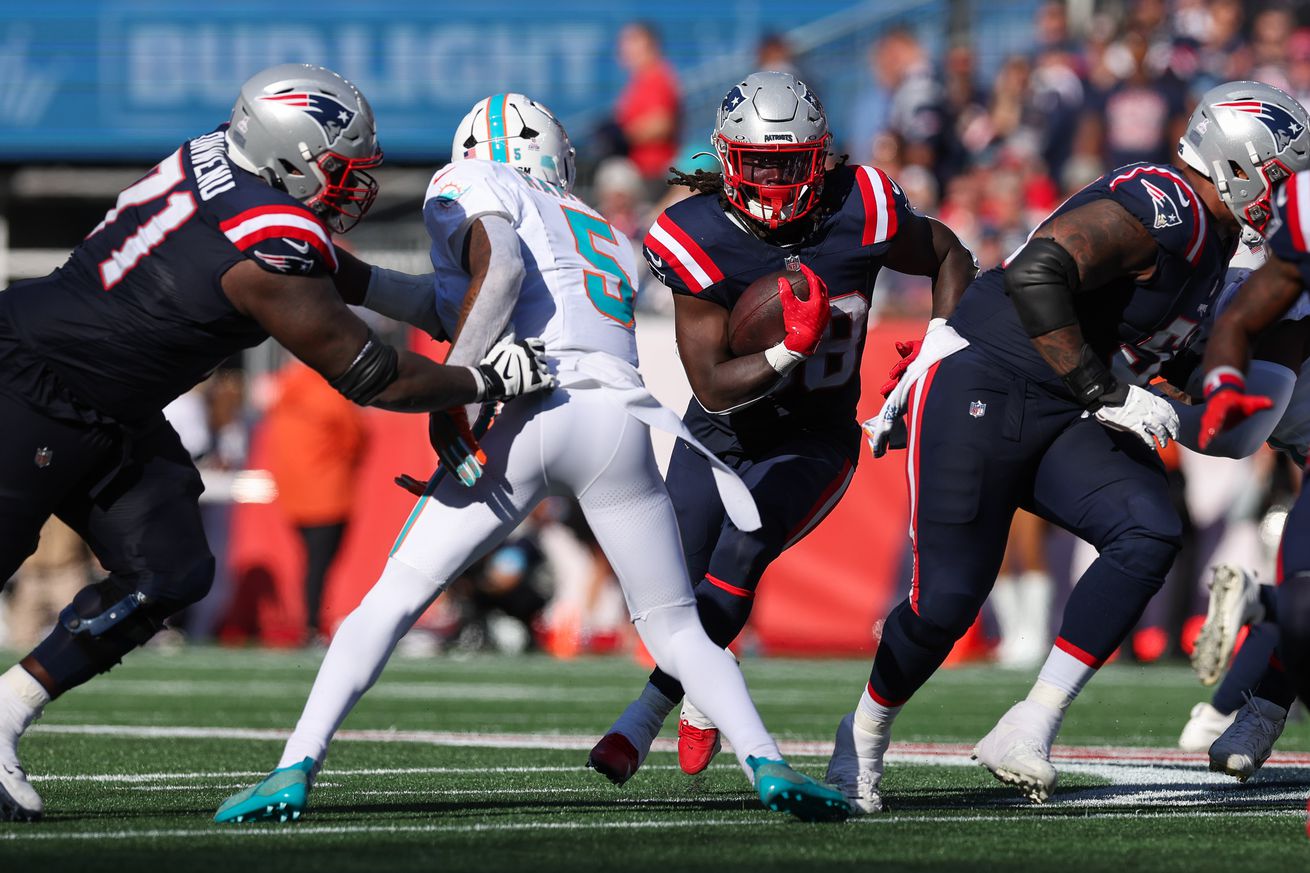 NFL: Miami Dolphins at New England Patriots