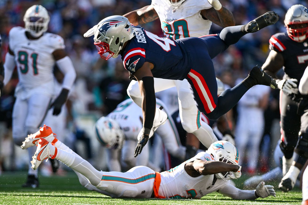 NFL: Miami Dolphins at New England Patriots