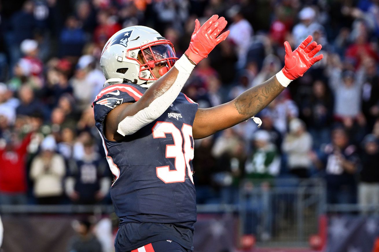 NFL: New York Jets at New England Patriots