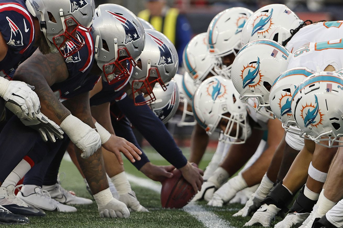 Miami Dolphins v New England Patriots