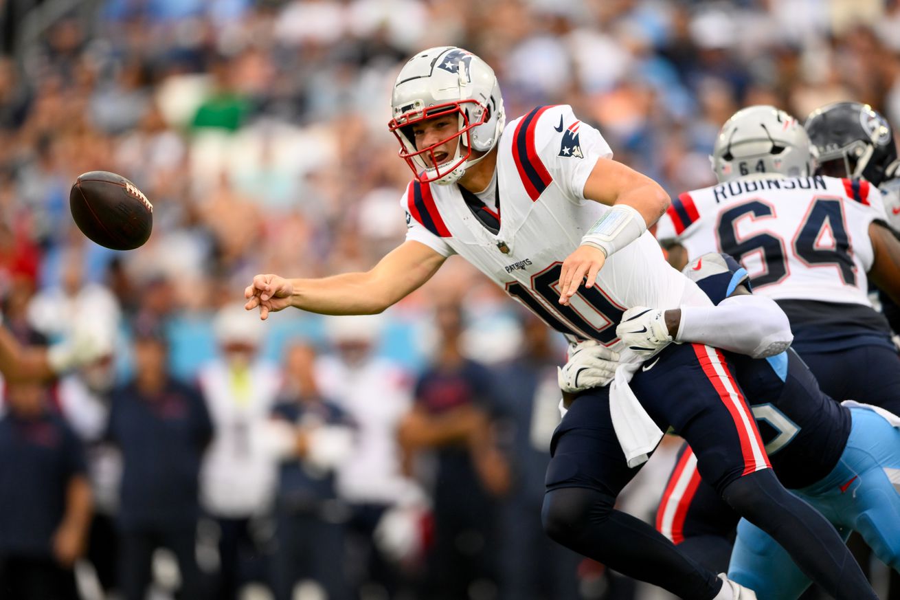 NFL: New England Patriots at Tennessee Titans