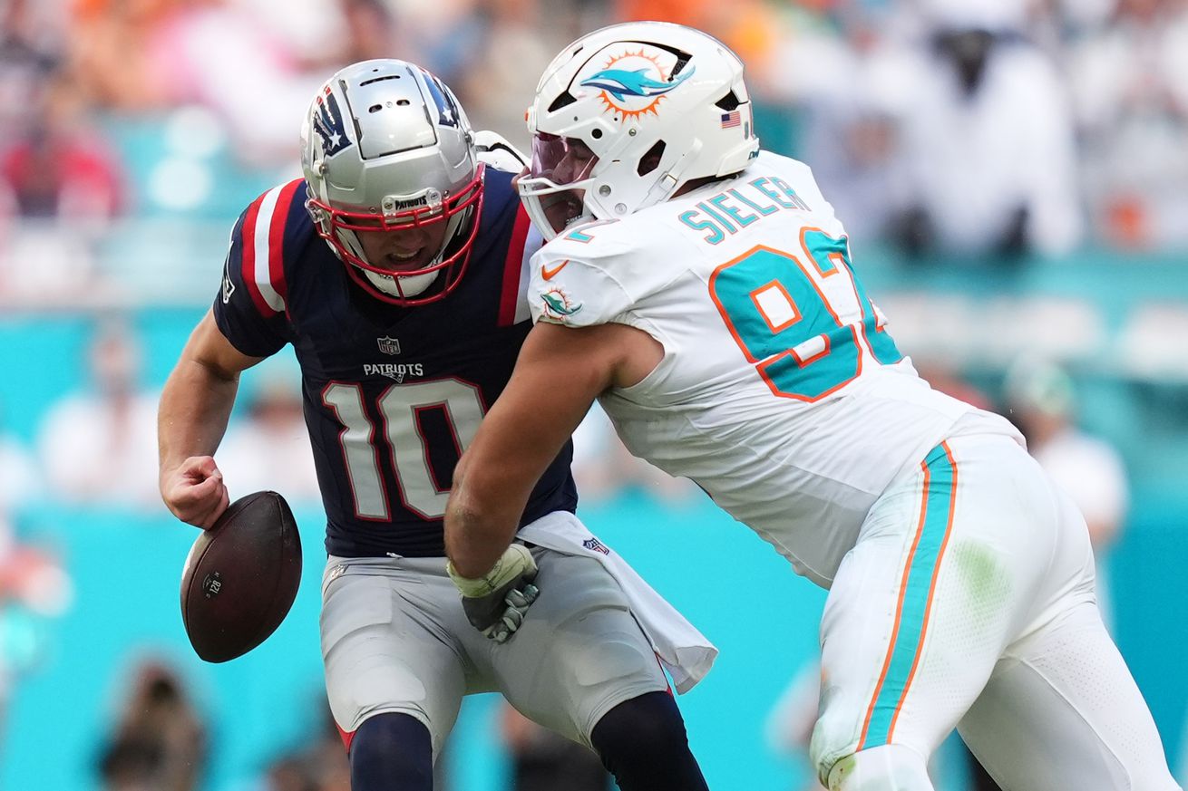 NFL: New England Patriots at Miami Dolphins