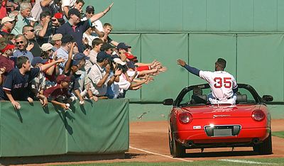 Rickey Henderson, baseball’s greatest-ever base stealer, dies at 65