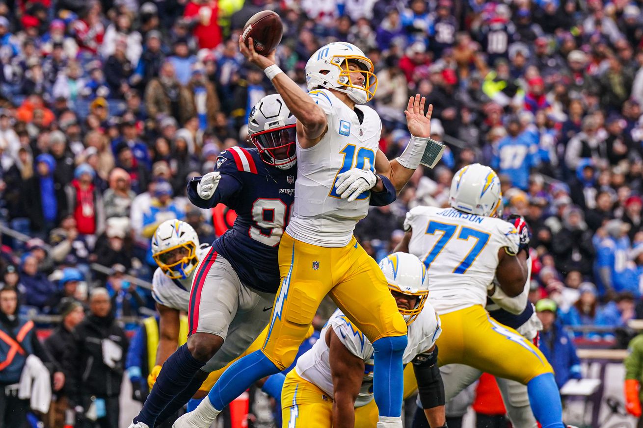 NFL: Los Angeles Chargers at New England Patriots