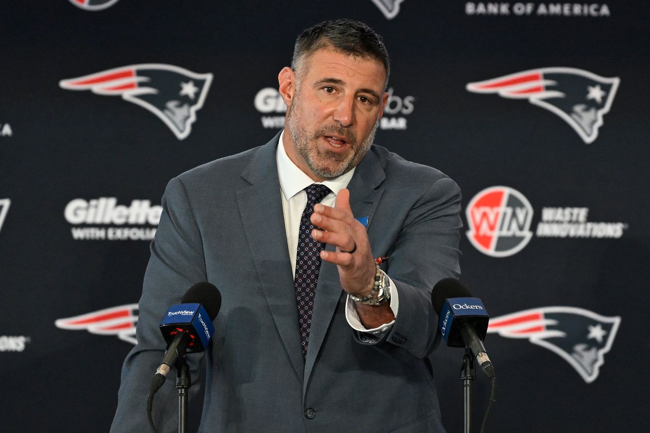 NFL: New England Patriots Mike Vrabel Press Conference