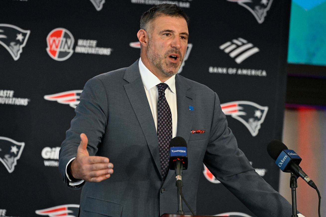 NFL: New England Patriots Mike Vrabel Press Conference