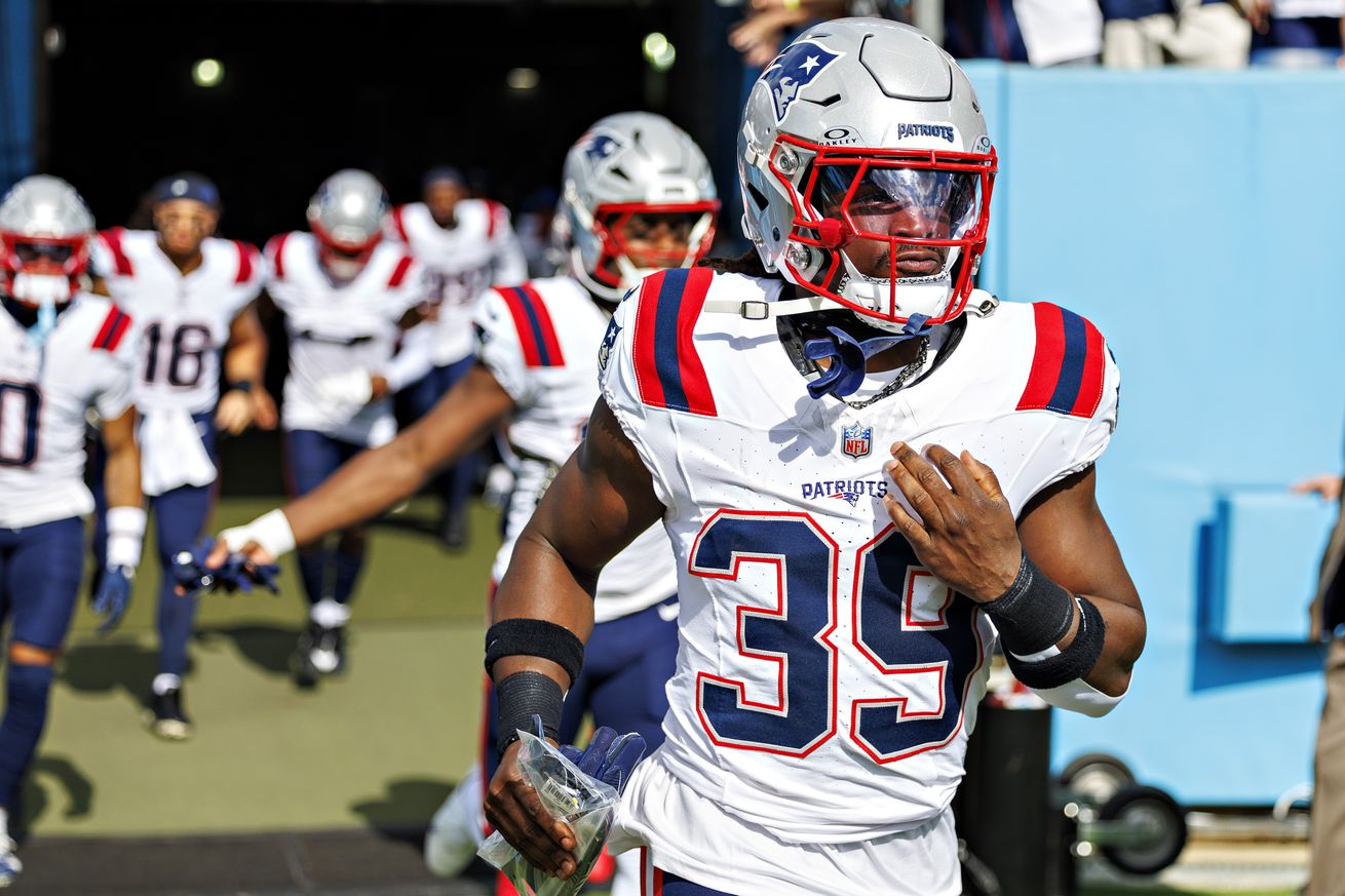 New England Patriots v Tennessee Titans