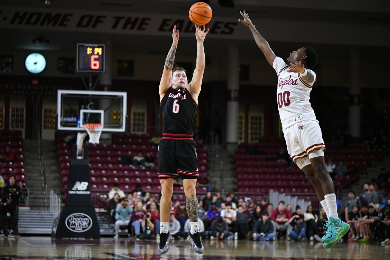 COLLEGE BASKETBALL: FEB 05 Louisville at Boston College